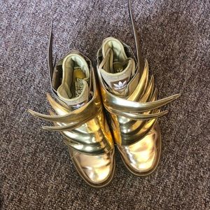 Adidas Originals by Jeremy Scott Wings 3.0 (Gold)